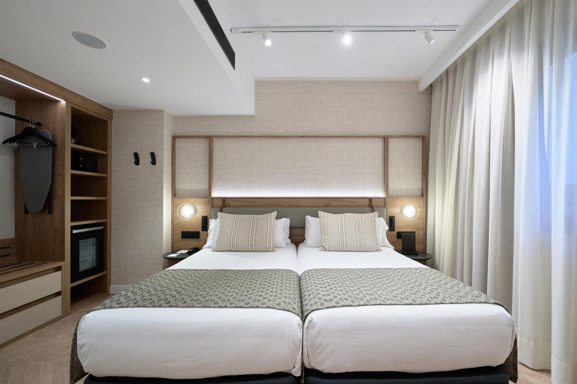 Catalonia Sagrada Familia Hotel Barcelona Ngoại thất bức ảnh