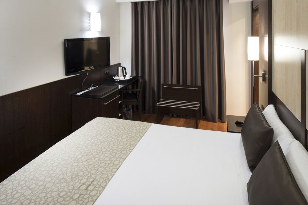 Catalonia Sagrada Familia Hotel Barcelona Ngoại thất bức ảnh